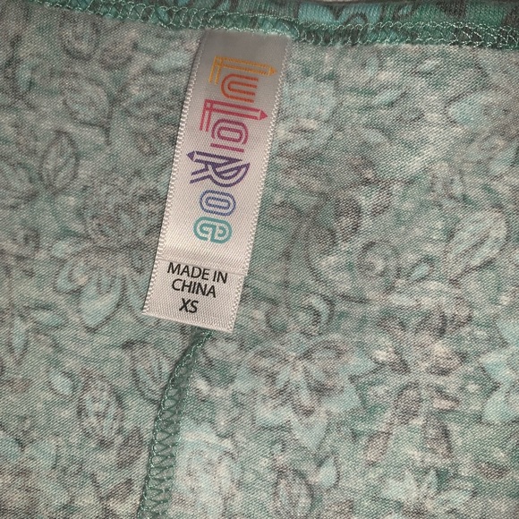 XS Lularoe Women’s Perfect T shirt blouse floral - Picture 4 of 6